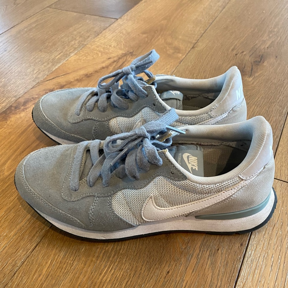 Nike Internationalist blue/Grey size 8